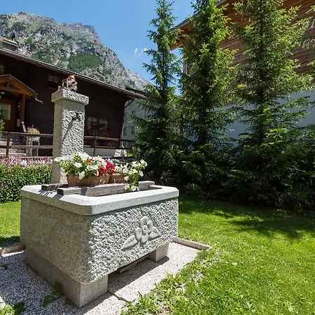 Haus Adora * Saas-Almagell