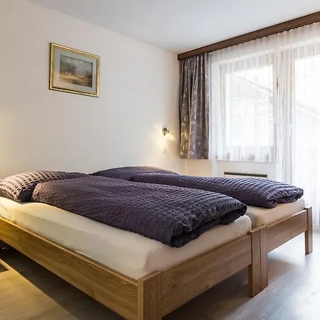 Apartment Haus Adora *