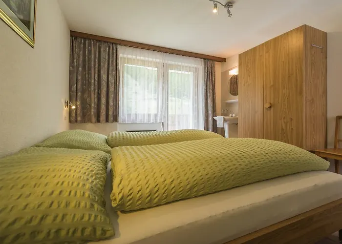 Haus Adora סאס-אלמאגל